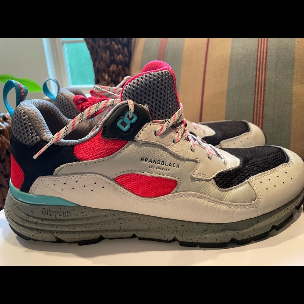 Leather and mesh sneakers